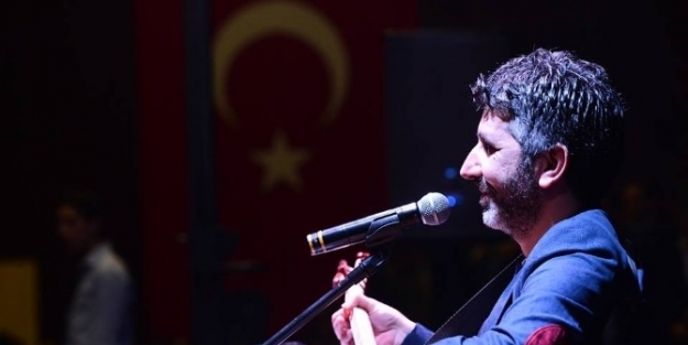 Adana’da Ali Kınık Konseri