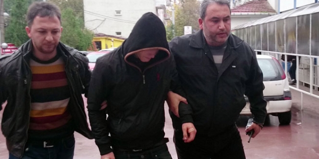 Annesini öldüren zanlı teslim oldu