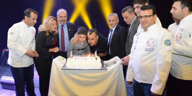 Haluk Levent'e doğum günü sürprizi