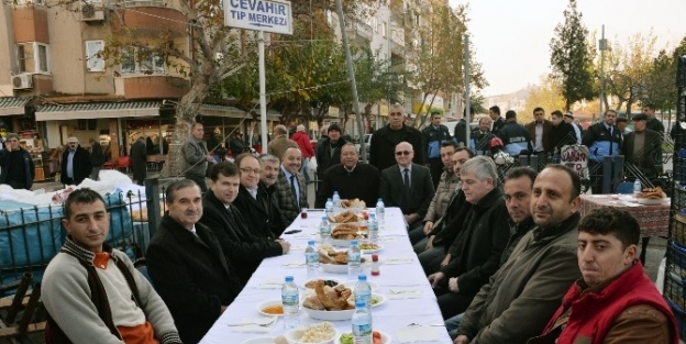 Başkan Vekili Onaylı, Esnafın Sofrasına Konuk Oldu