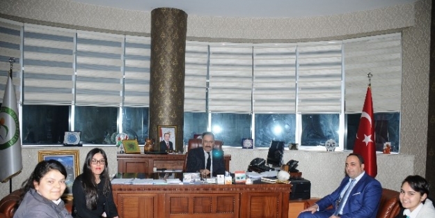 Anadolu Lisesi Öğrencilerinden Rektör Yılmaz’a Ziyaret