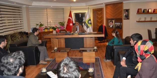 Öğrencilerden Başkan Özgüven’e Ziyaret