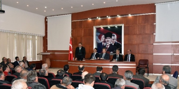 Vali Yavuz Köy Ve Mahalle Muhtarlarıyla Bir Araya Geldi