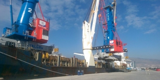 Alsancak Limanı Dev Vinçlere Kavuştu