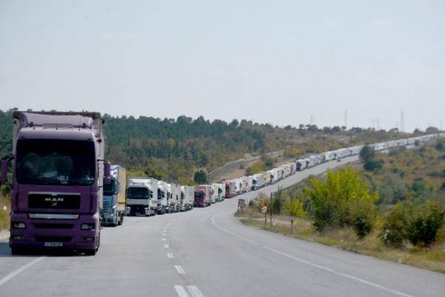 TIR şoförleri, Edirne’deki sınır kapılarında 5 gündür çıkış için bekliyor! '38 kilometreyi ilk defa görüyorum'