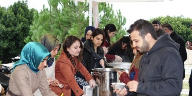 Mersin Üniversitesi’nde Bir İlk: Öğrencilere Aşure İkrami