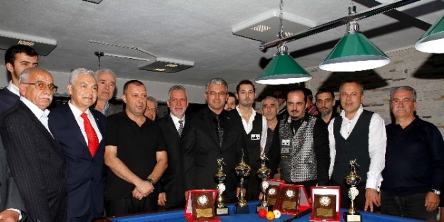 Bilardo Tutkunları Karşıyaka’da Buluştu