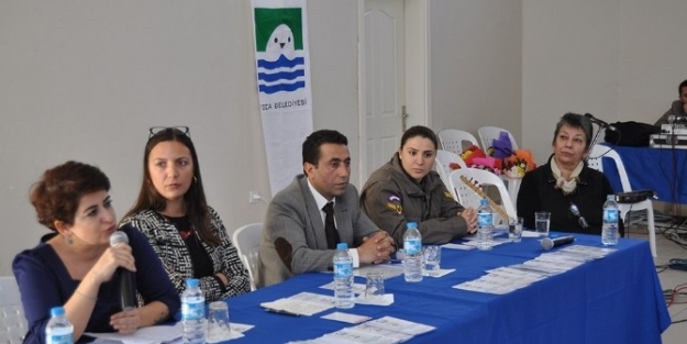 Foça, ’kadına Şiddete Hayır’ Dedi