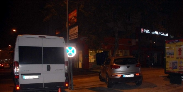 Vatandaş Araçlarını Nereye Park Edeceklerini Şaşirdi