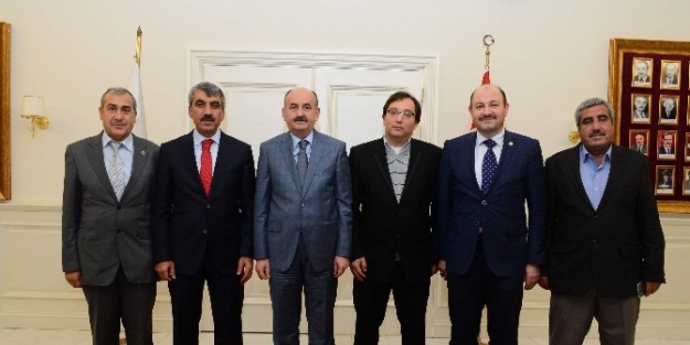 Kilis Milletvekillerinden Sağlık Bakanı Müezzinoğlu’na Ziyaret