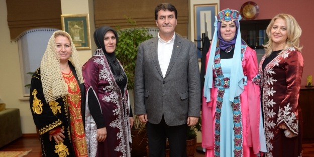 Osmanlı Kadınları'ndan Başkan Dündar'a ziyaret