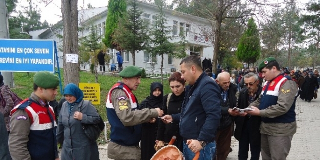 Yemin Törenine Katılan Ailelere Uyarıcı Broşürler