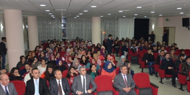 Vali Tapsız, Üniversite Öğrencileriyle Buluştu