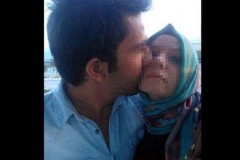 Kadın din öğretmeniyle aşk yaşayan liseli konuştu