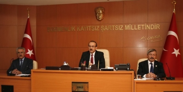 Uşak’ta Köylere Sunulan Hizmetlerin Değerlendirildiği