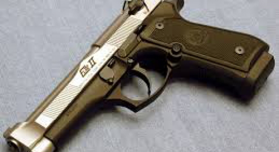 Sahilde silahla yakalandı!