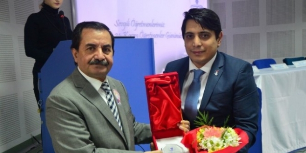 Kütahya’da ’hayatımızda İz Bırakan Öğretmenlerimiz’ Konulu Panel