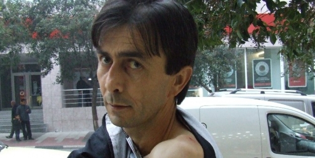 Kaldırımda Yürürken Başlarına Cam Düştü