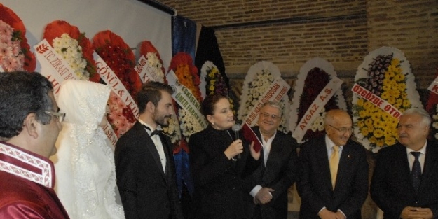 Akşener Eskişehir’de Nikah Şahidi Oldu