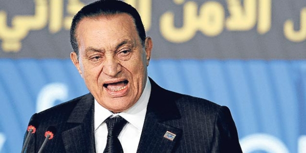 Hüsnü Mübarek'in beraatine protesto