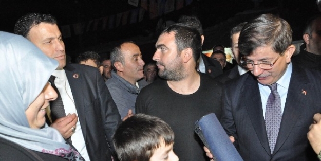 Başbakan Davutoğlu, Köylülerin Misafiri Oldu