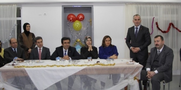 Vali Güzeloğlu Çocuklara Sürpiz Yaptı