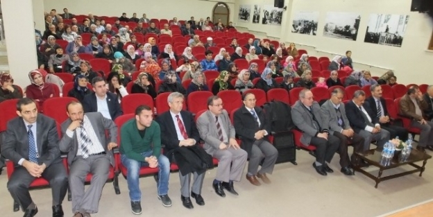 Burhaniye’de Hasan Basri Çantay Anıldı