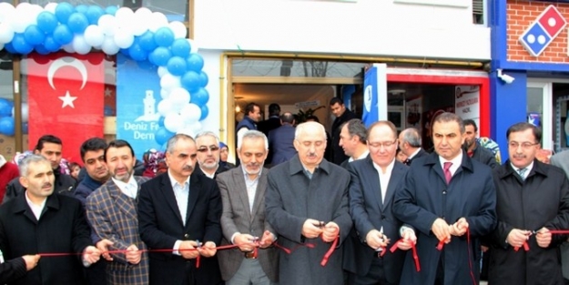 Sivas’ta ‘gezici Giyim Mağazası’ Açıldı