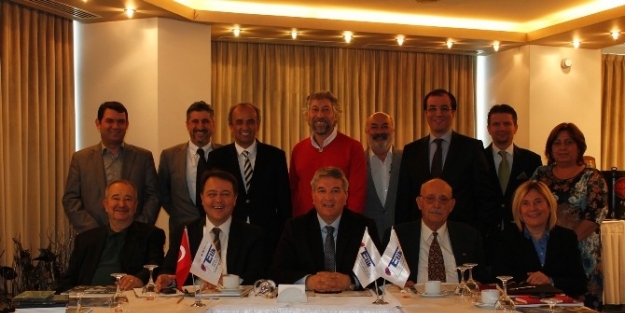 Ünsever, Teorilerini Etik’e Değerlendirdi