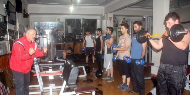 Türkiye’nin En Çok Yağış Alan İli Olan Rize’de Gençler Sağlıklı Yaşam İçin Spor Salonlarını Tercih Ediyor