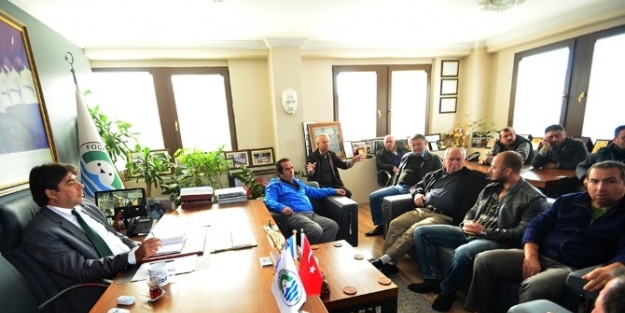 Foça’nın Başkanı Otobüs Terminali Esnafını Dinledi