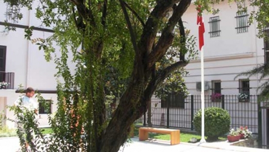 Türk Başkonsolosluğu'na şok saldırı