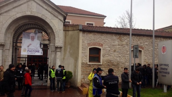 Papa'dan son dakika sürpriz ziyaret