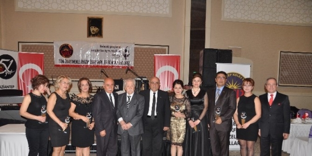 Gaziantep Kolej Vakfı Özel Okulları Öğretmenleri Baloda Buluştu