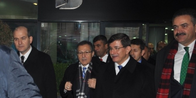 Başbakan Davutoğlu, Balıkesir Büyükşehir Belediyesi’ni Ziyaret Etti