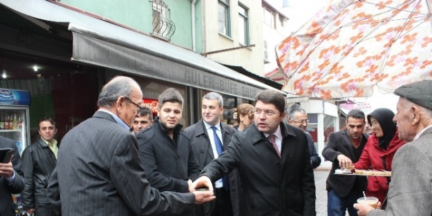 Tunç, Esnaflara Aşure Dağıttı