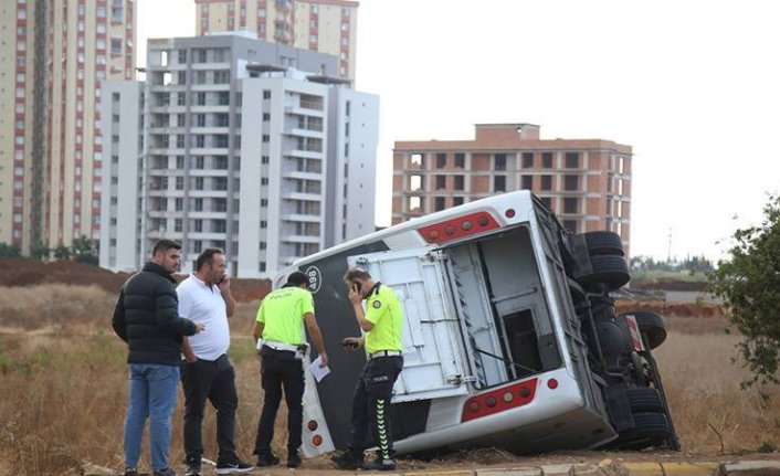 Antalya'da devrilen midibüsteki 1 turist öldü, 13 kişi yaralandı