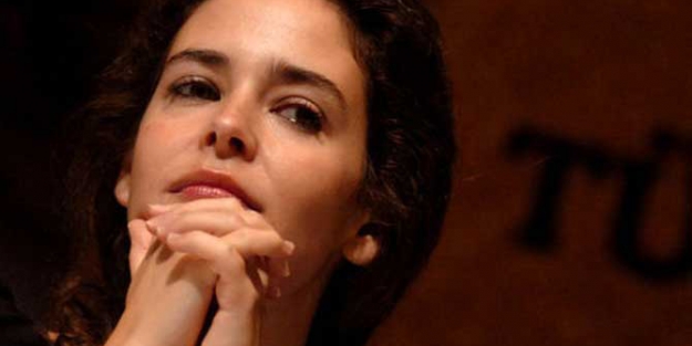 Pelin Batu neden kovulduğunu açıkladı