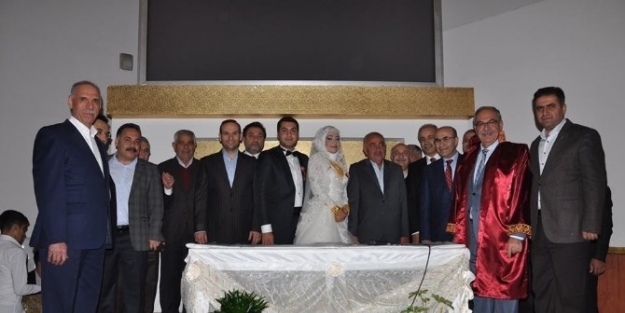 Yaprak Ve İlhan Ailelerinin Mutlu Günü