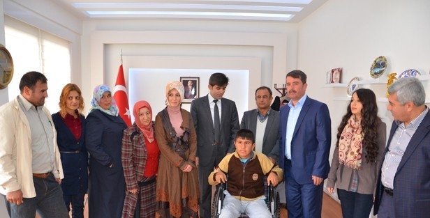 Türkoğlu’nda 5 Kişiye Tekerlekli Sandalye