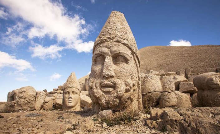 Nemrut’a “botoks”: Heykellerdeki çatlaklar nano enjeksiyon ile doldurulacak