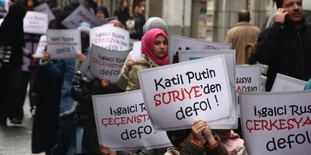 Mülteci çocuklar Putin'e"defol" dedi