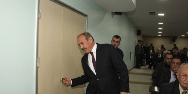 Salih Gökçe Meclis Toplantısını Yine Terk Etti