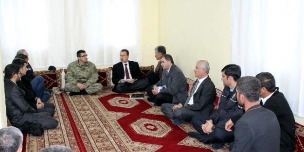 Samsat Kaymakamı Köy Gezilerine Başları