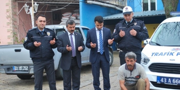 Polisler Yeni Araç İçin Kurban Kesti