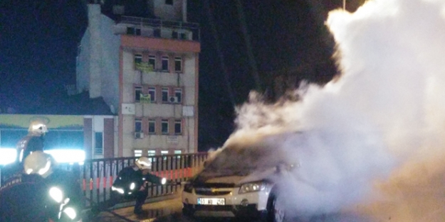 Lüks araç alev aldı