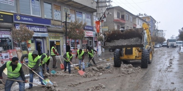 Özalp’ta Kar Temizleme Çalişmalari