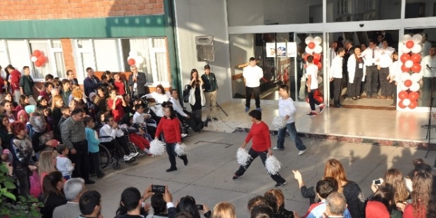 Adana’da Engelliler Festivali