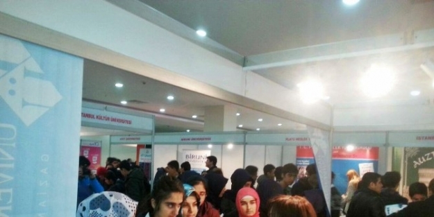 Hkü Şanliurfa Üniversite Tanıtım Günleri Fuarında