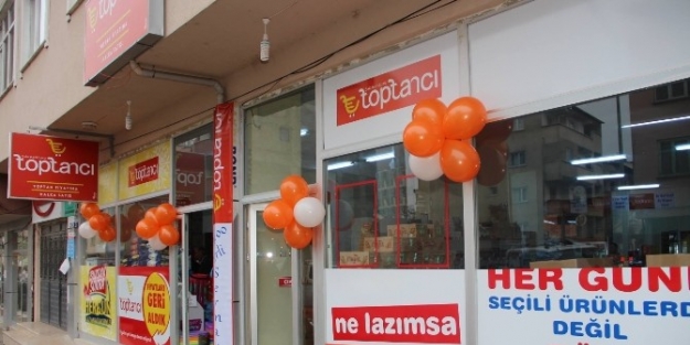 Oltu’da Toptan Fiyatına Perakende Marketi Açıldı